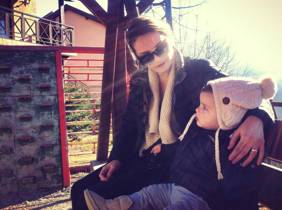 Jani me mamin Jani me mamin